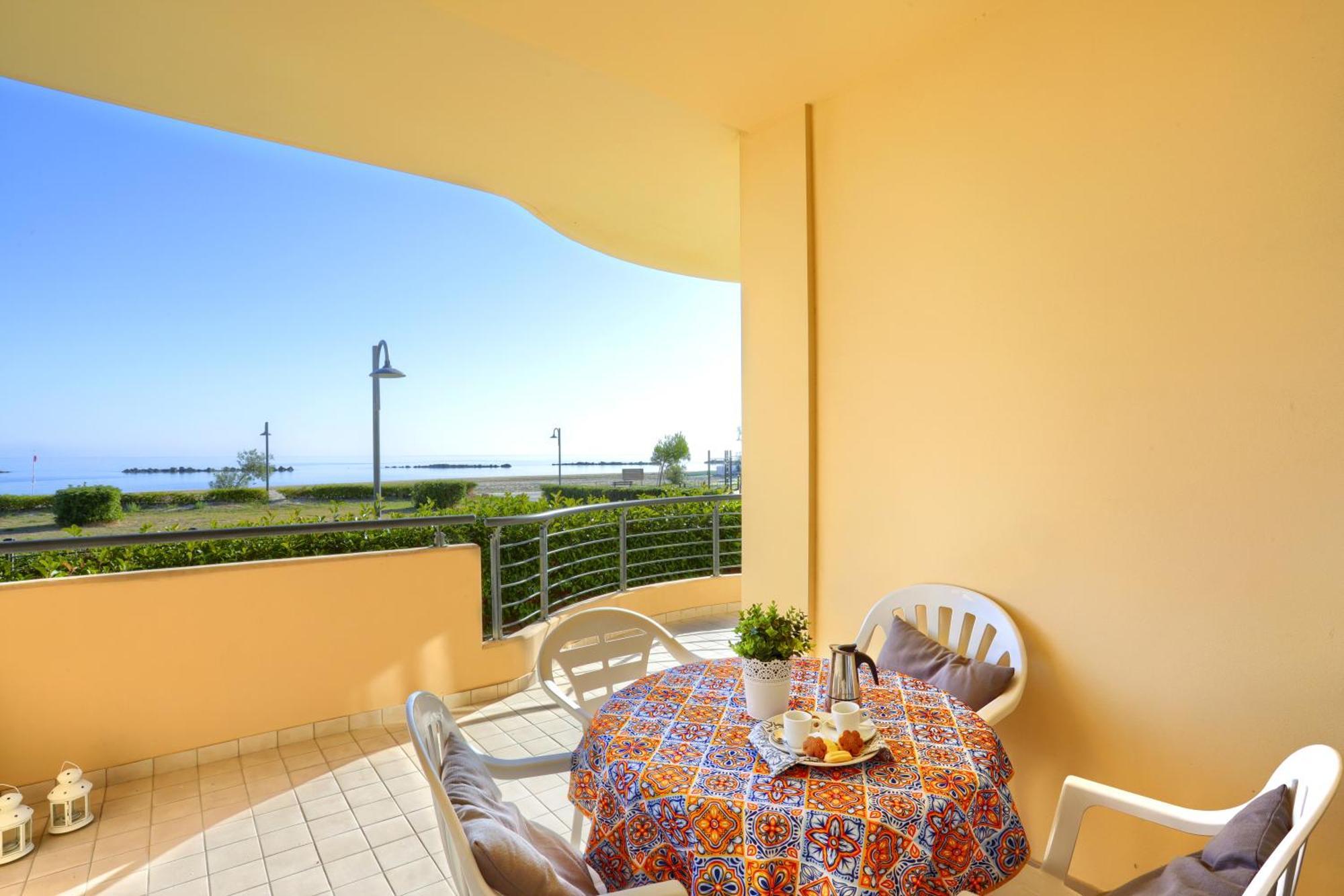Mazzarosa Residence Roseto Degli Abruzzi Exterior photo